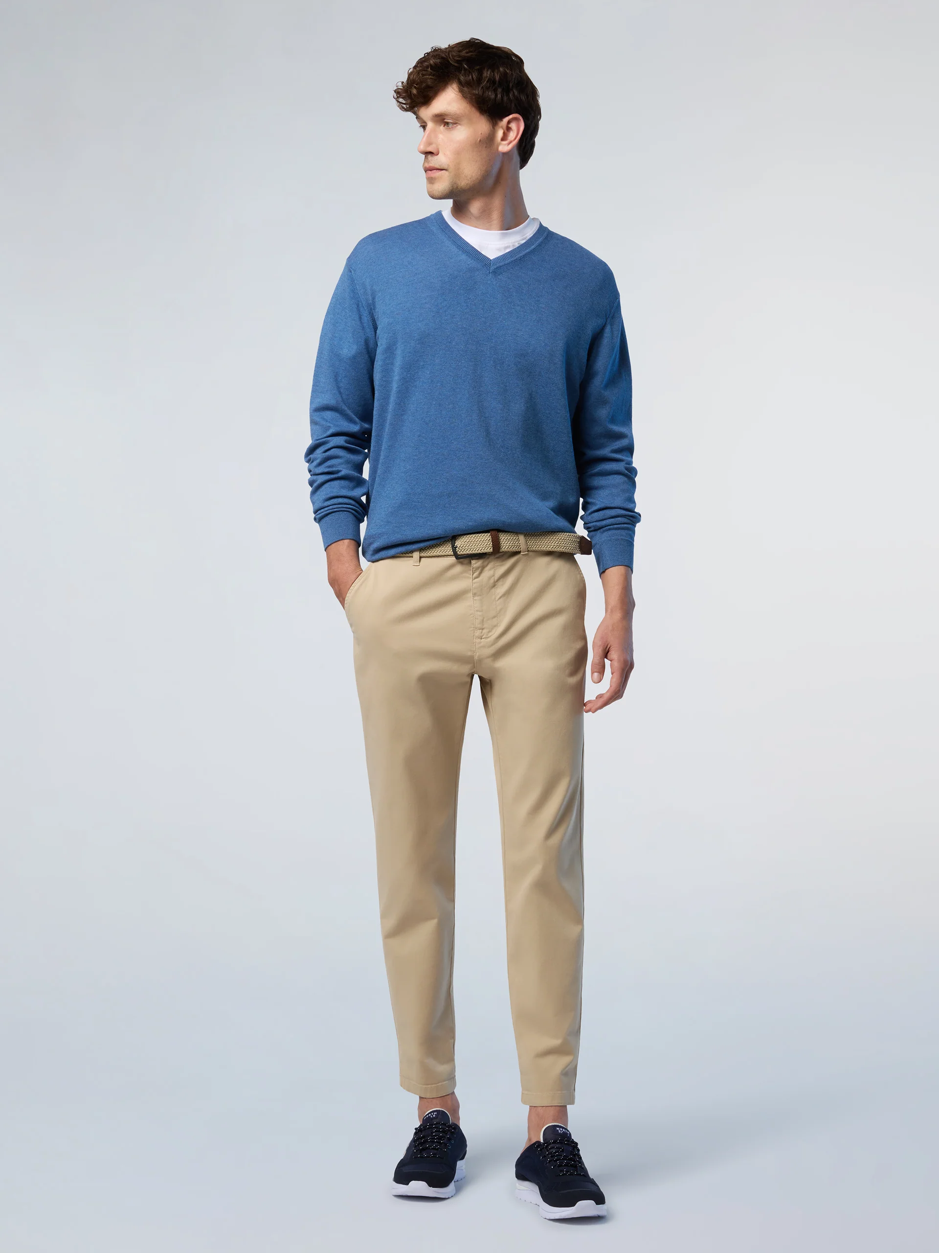 V-neck sweater with logo label - Image 11