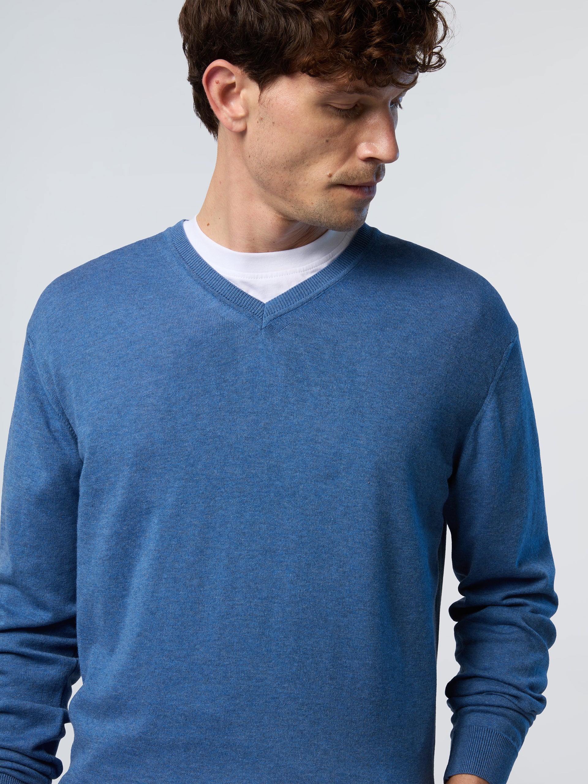 V-neck sweater with logo label - Image 8