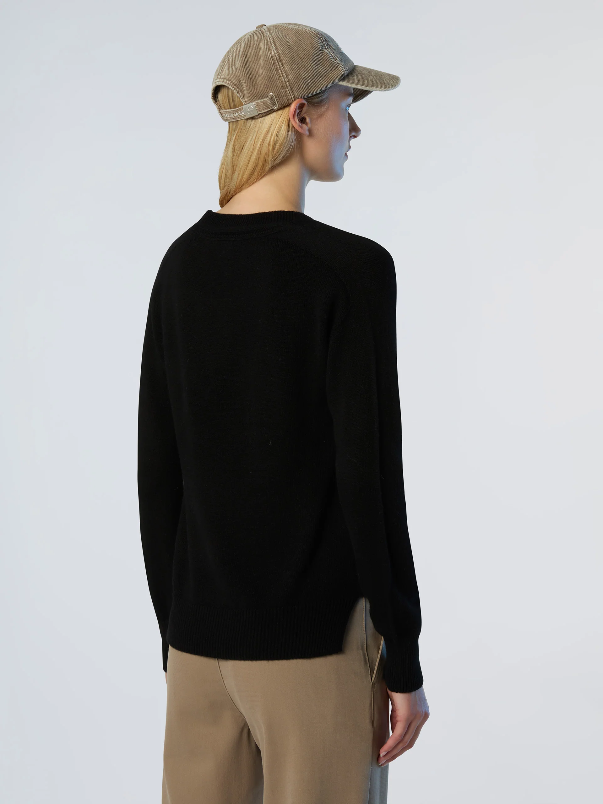 V-neck saddle shoulder sweater - Image 10