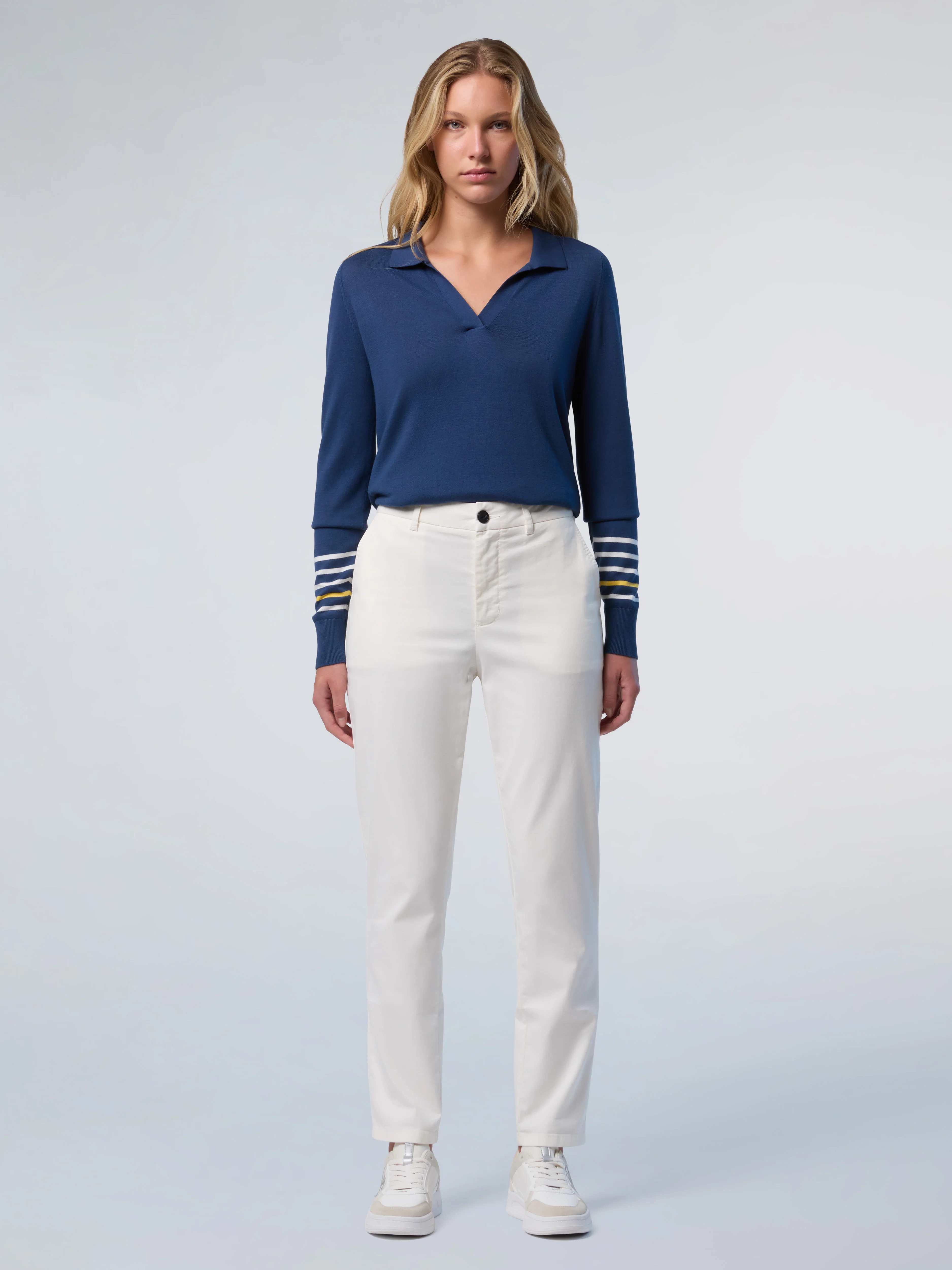 V-neck aloe vera sweater - Image 11