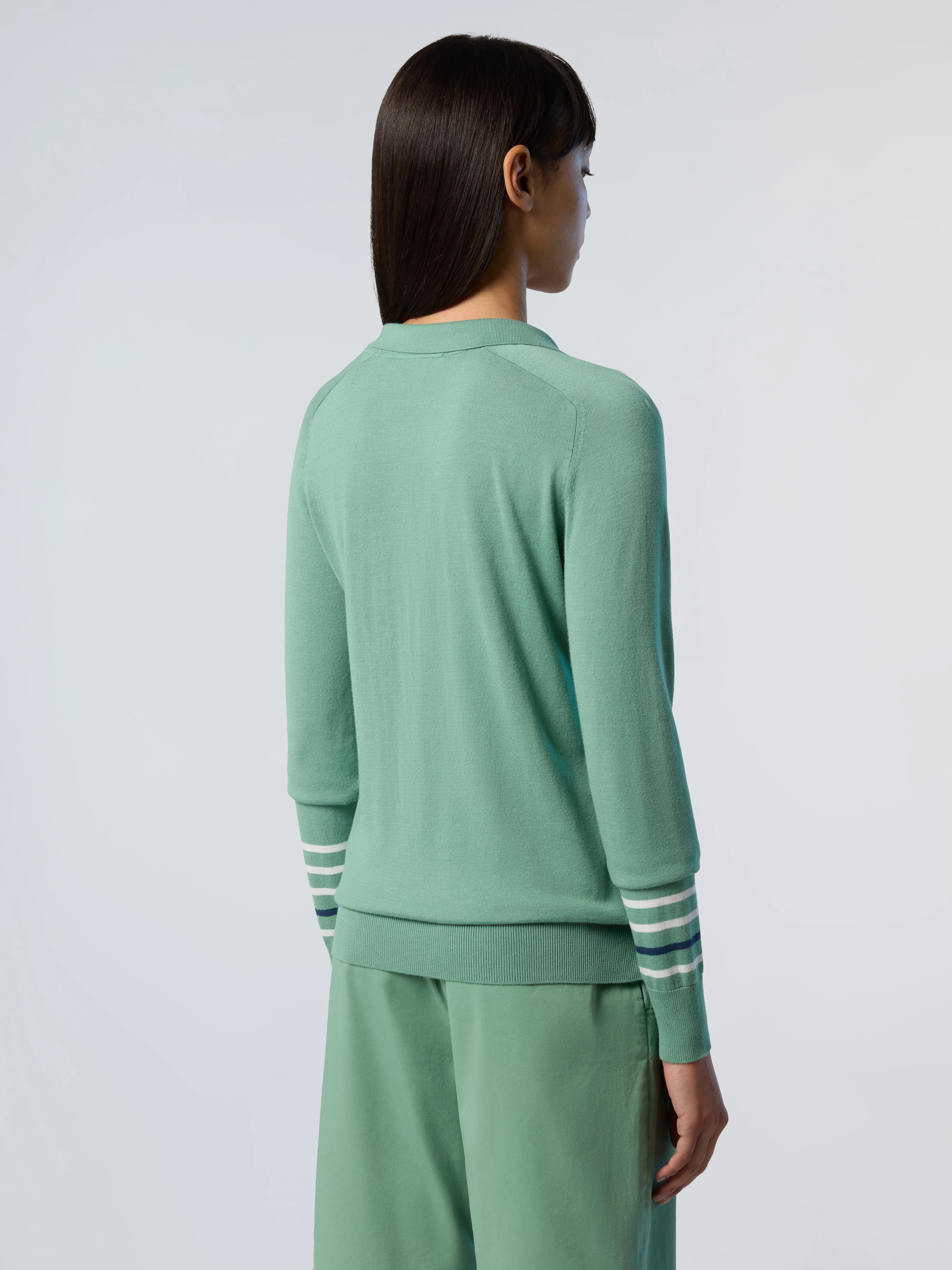 V-neck aloe vera sweater - Image 4