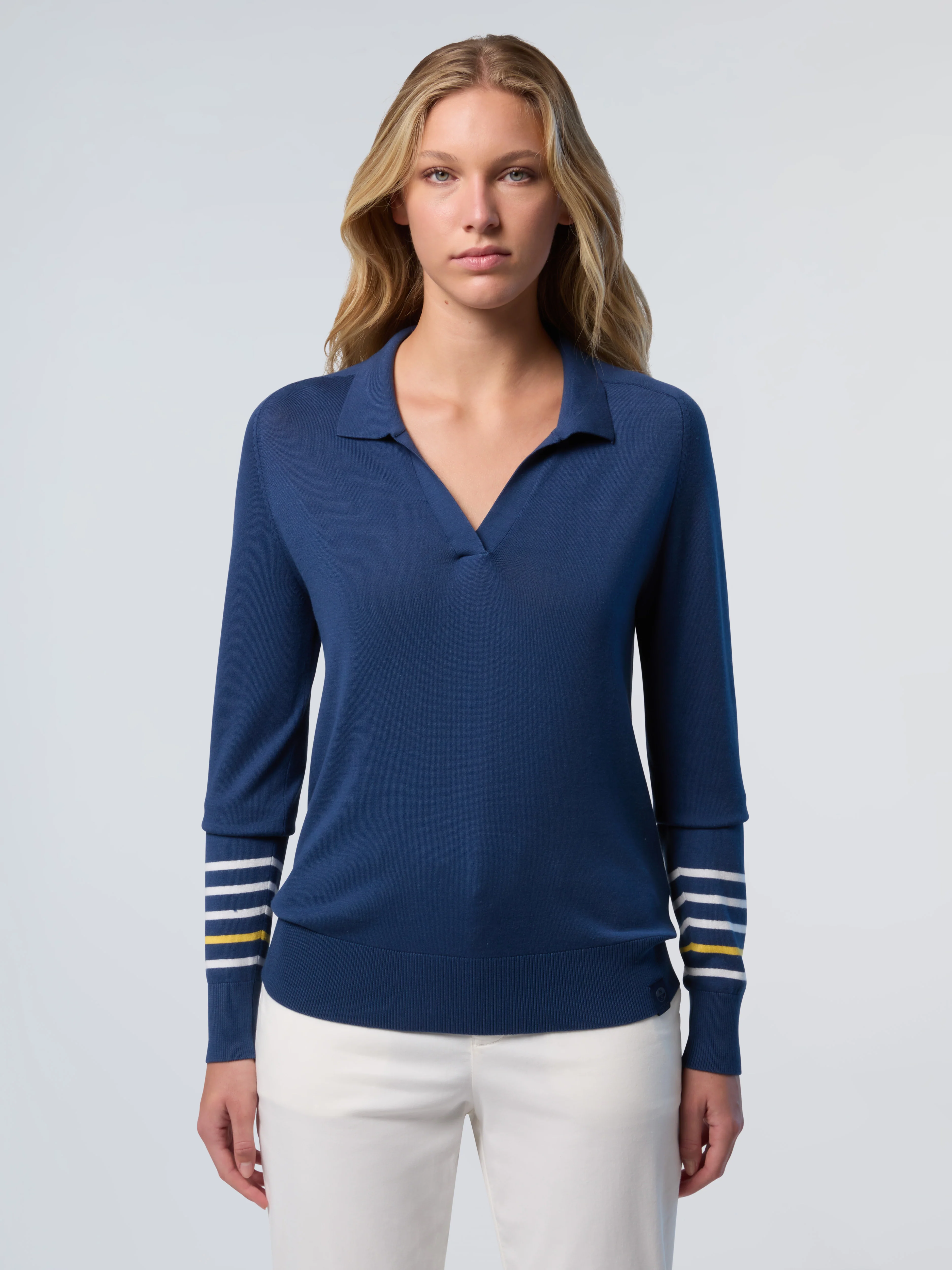 V-neck aloe vera sweater - Image 7